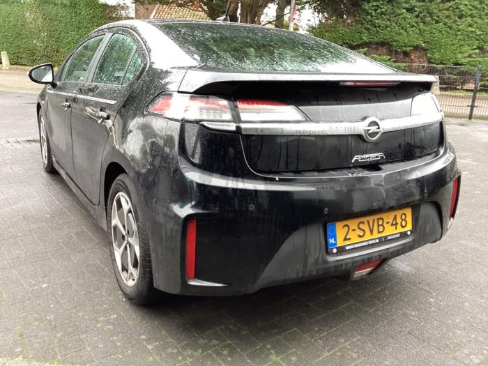 Opel Ampera 1.4 16V Samochód uszkodzony (2013, Czarny)