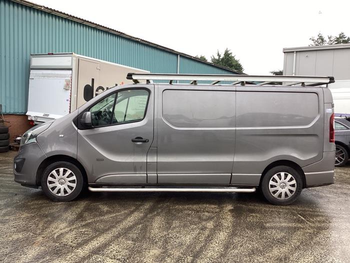 Opel Vivaro 1.6 CDTI BiTurbo 120 Samochód złomowany (2016, Granit)