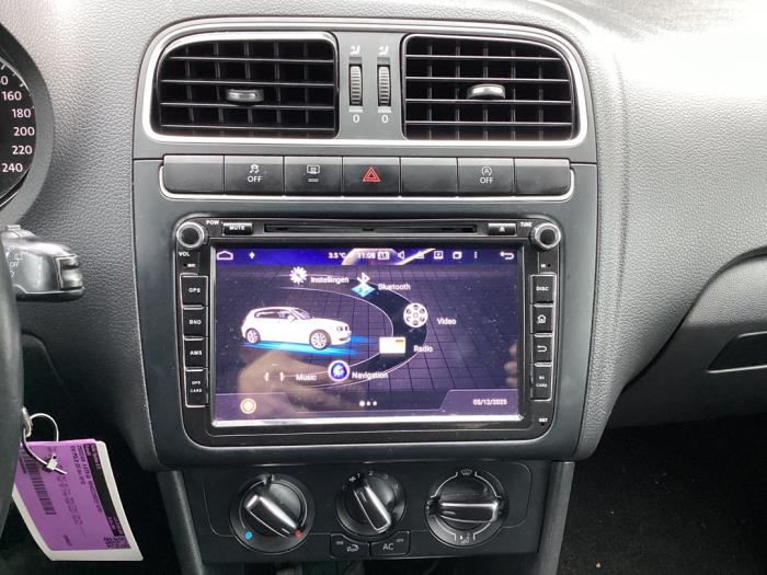 Volkswagen Polo V 1.2 TDI 12V BlueMotion Schadevoertuig (2013, Zwart)