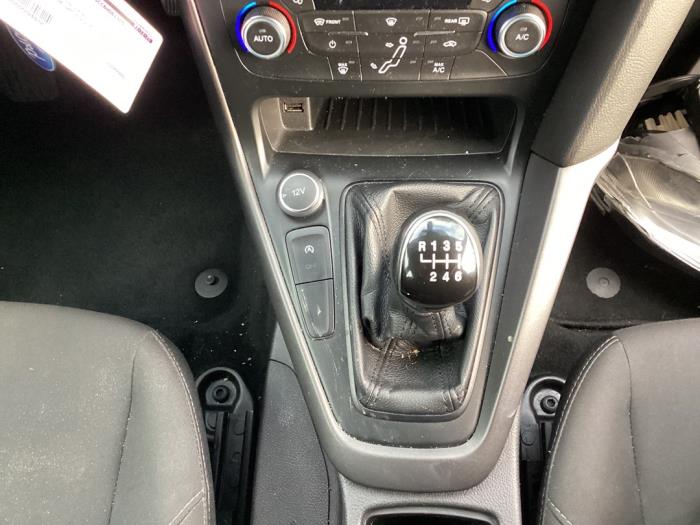 Ford Focus 3 Wagon 1.0 Ti-VCT EcoBoost 12V 125 Skadat fordon (2018, BLAUW)