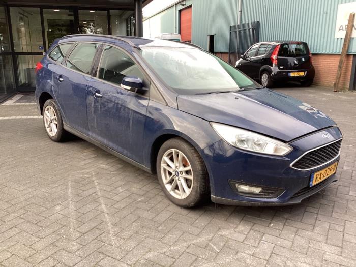 Ford Focus 3 Wagon 1.0 Ti-VCT EcoBoost 12V 125 Skadat fordon (2018, BLAUW)