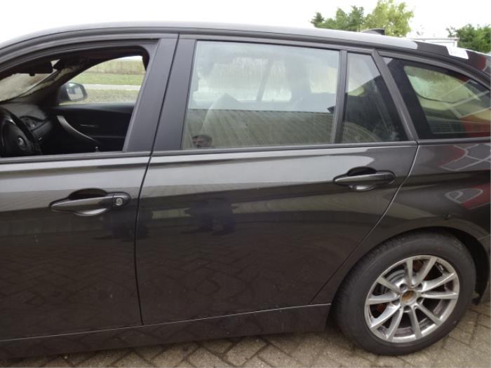 BMW 3 serie Touring 320d 2.0 16V EfficientDynamicsEdition Samochód złomowany (2015, Brazowy)