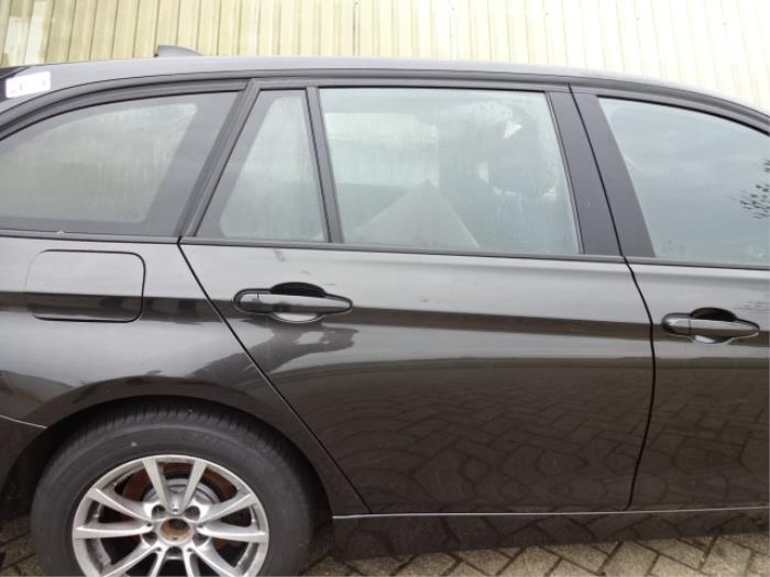 BMW 3 serie Touring 320d 2.0 16V EfficientDynamicsEdition Samochód złomowany (2015, Brazowy)