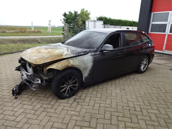 BMW 3 serie Touring 320d 2.0 16V EfficientDynamicsEdition Samochód złomowany (2015, Brazowy)