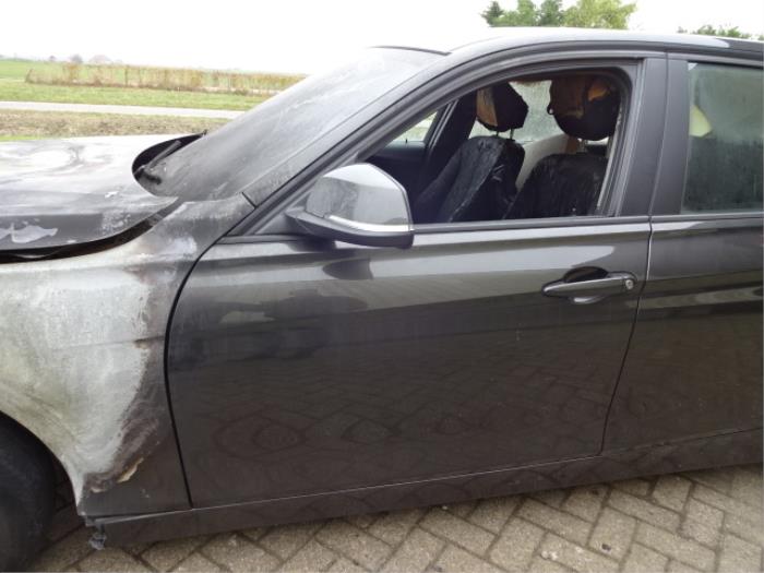 BMW 3 serie Touring 320d 2.0 16V EfficientDynamicsEdition Samochód złomowany (2015, Brazowy)