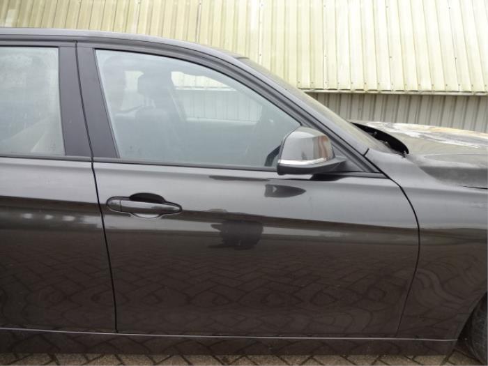 BMW 3 serie Touring 320d 2.0 16V EfficientDynamicsEdition Samochód złomowany (2015, Brazowy)