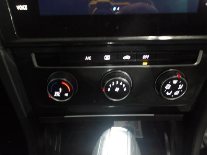 Volkswagen Golf VII 1.0 TSI 12V BlueMotion Sloopvoertuig (2019, Metallic, Zilvergrijs)