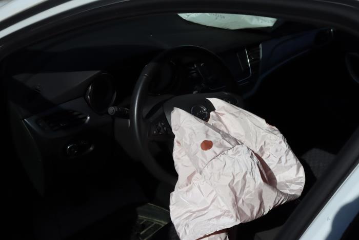 Opel Astra K Sports Tourer 1.2 Turbo 12V Samochód złomowany (2022, Bialy)