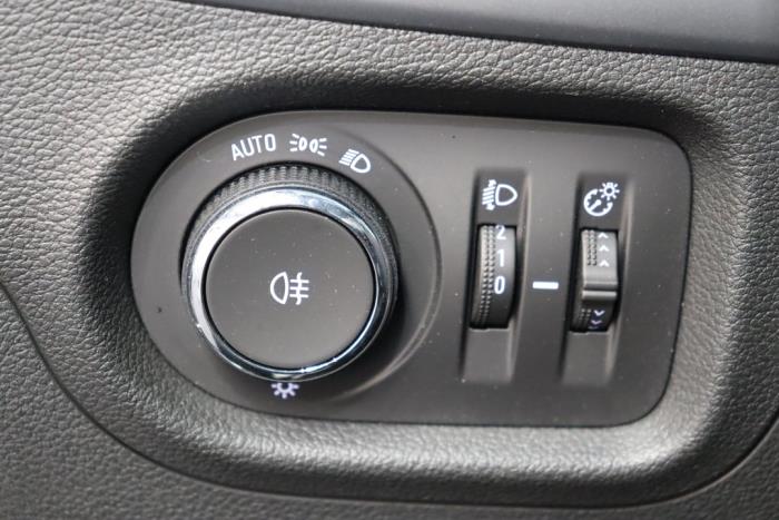 Opel Astra K Sports Tourer 1.2 Turbo 12V Samochód złomowany (2022, Bialy)