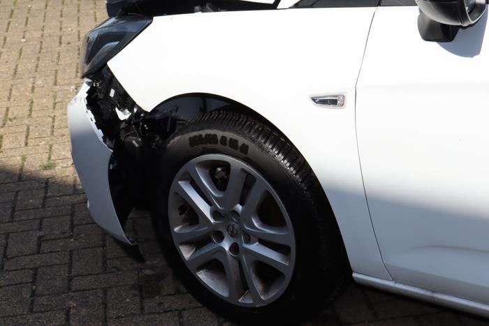 Opel Astra K Sports Tourer 1.2 Turbo 12V Samochód złomowany (2022, Bialy)