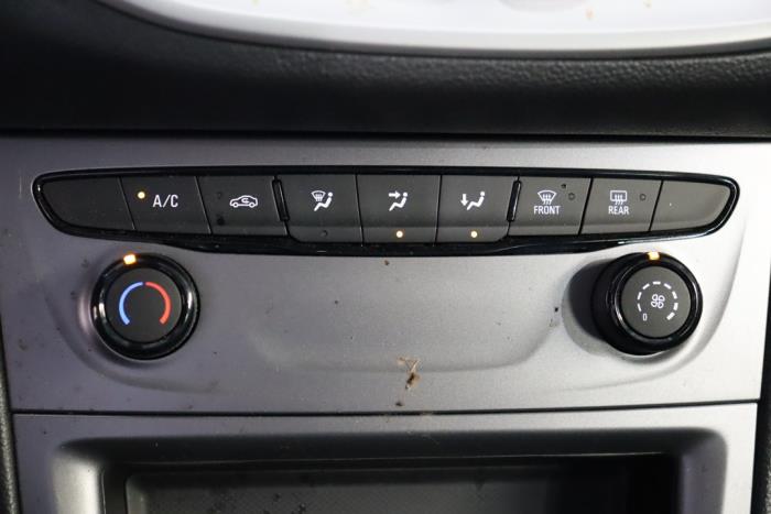 Opel Astra K Sports Tourer 1.2 Turbo 12V Samochód złomowany (2022, Bialy)