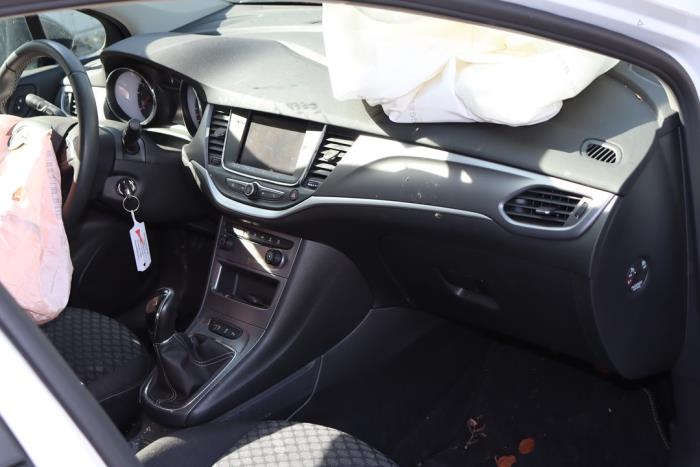 Opel Astra K Sports Tourer 1.2 Turbo 12V Samochód złomowany (2022, Bialy)