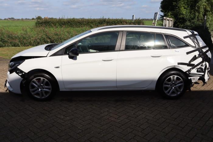 Opel Astra K Sports Tourer 1.2 Turbo 12V Samochód złomowany (2022, Bialy)