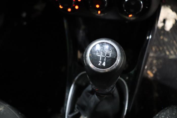 Opel Adam 1.2 16V Skrotfordon (2015, ROOD)