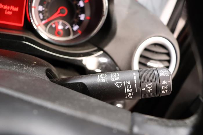 Opel Adam 1.2 16V Skrotfordon (2015, ROOD)