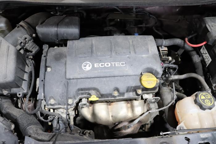 Opel Adam 1.2 16V Skrotfordon (2015, ROOD)