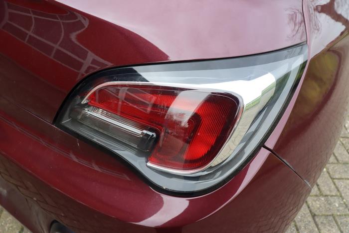 Opel Adam 1.2 16V Skrotfordon (2015, ROOD)