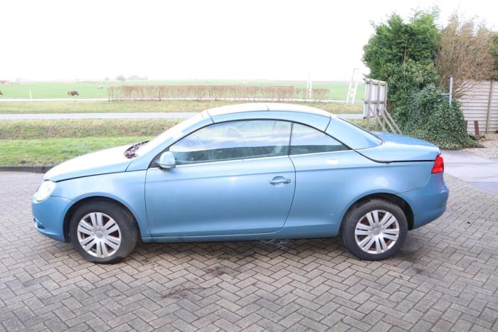Volkswagen Eos 2.0 FSI 16V Skrotfordon (2006, BLAUW METALLIC BLAUW)