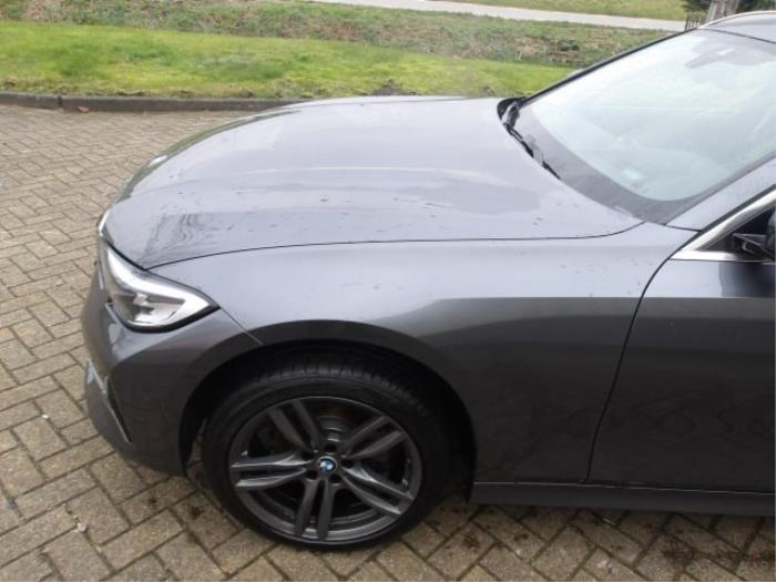 BMW 3 serie Touring 320i 2.0 TwinPower Turbo 16V Skrotfordon (2019, GRIJS METALLIC GRIJS)