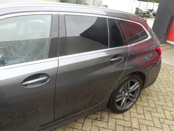 BMW 3 serie Touring 320i 2.0 TwinPower Turbo 16V Skrotfordon (2019, GRIJS METALLIC GRIJS)