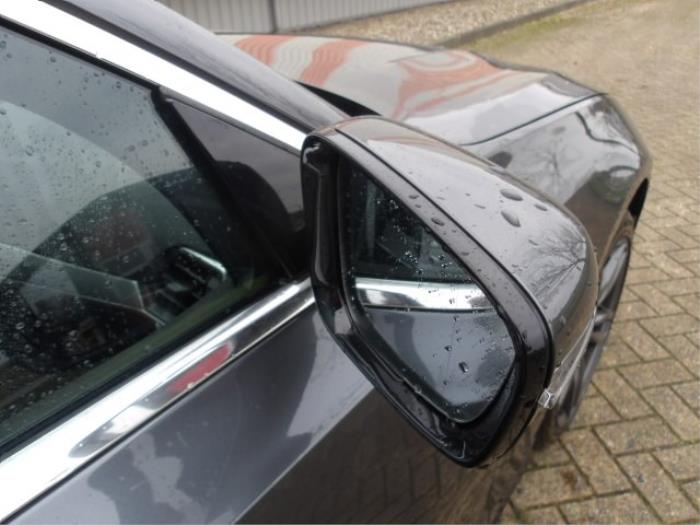 BMW 3 serie Touring 320i 2.0 TwinPower Turbo 16V Skrotfordon (2019, GRIJS METALLIC GRIJS)