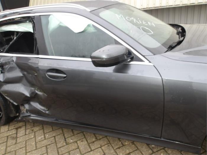 BMW 3 serie Touring 320i 2.0 TwinPower Turbo 16V Skrotfordon (2019, GRIJS METALLIC GRIJS)