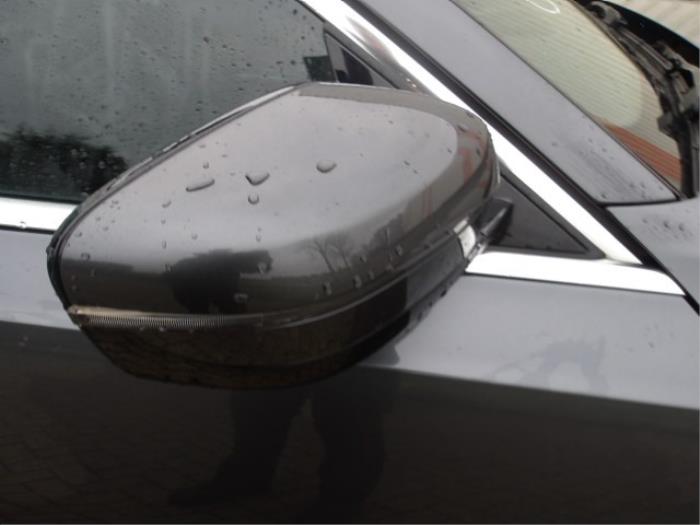 BMW 3 serie Touring 320i 2.0 TwinPower Turbo 16V Skrotfordon (2019, GRIJS METALLIC GRIJS)