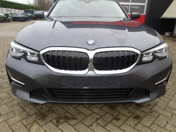 BMW 3 serie Touring 320i 2.0 TwinPower Turbo 16V Skrotfordon (2019, GRIJS METALLIC GRIJS)