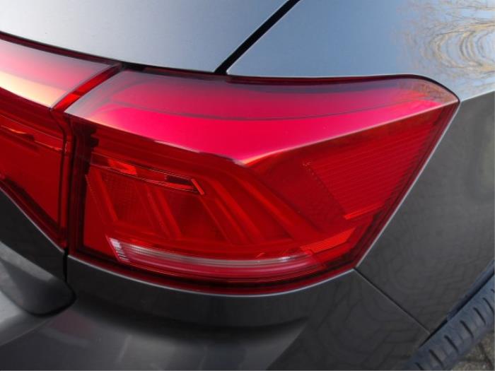 Volkswagen T-Roc I 1.5 TSI Evo BMT 16V Sloopvoertuig (2019, Metallic, Zilvergrijs)