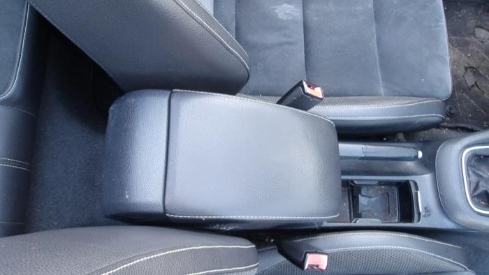 Volkswagen Golf VI Cabrio 1.6 TDI 16V BlueMotion Sloopvoertuig (2011, Metallic, Zwart)