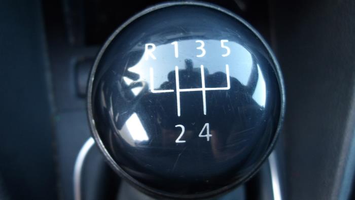 Volkswagen Golf VI Cabrio 1.6 TDI 16V BlueMotion Sloopvoertuig (2011, Metallic, Zwart)