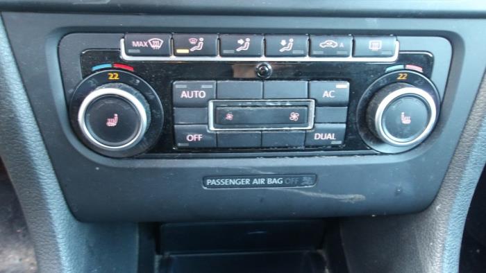 Volkswagen Golf VI Cabrio 1.6 TDI 16V BlueMotion Sloopvoertuig (2011, Metallic, Zwart)