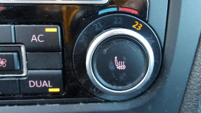 Volkswagen Golf VI Cabrio 1.6 TDI 16V BlueMotion Sloopvoertuig (2011, Metallic, Zwart)