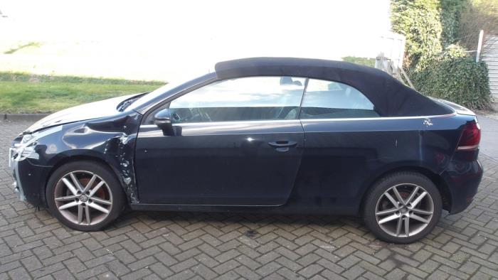 Volkswagen Golf VI Cabrio 1.6 TDI 16V BlueMotion Sloopvoertuig (2011, Metallic, Zwart)