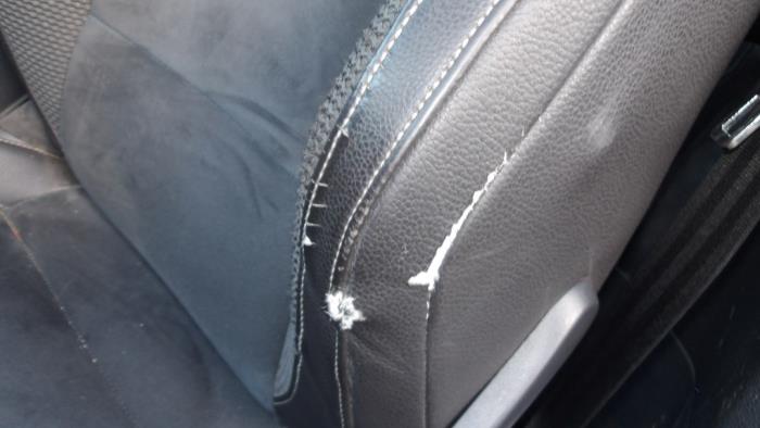 Volkswagen Golf VI Cabrio 1.6 TDI 16V BlueMotion Sloopvoertuig (2011, Metallic, Zwart)