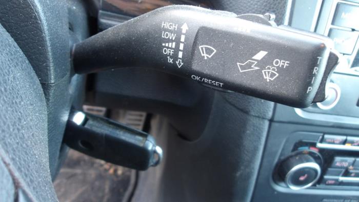 Volkswagen Golf VI Cabrio 1.6 TDI 16V BlueMotion Sloopvoertuig (2011, Metallic, Zwart)