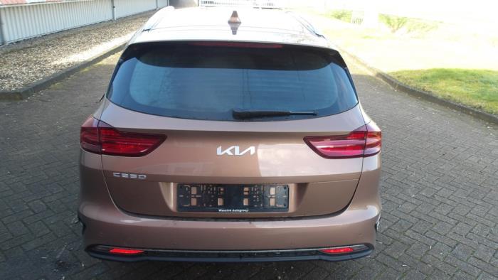 Kia Ceed Sportswagon 1.0i T-GDi 12V 120 Eco-Dynamics+ Sloopvoertuig (2022, Bruin)