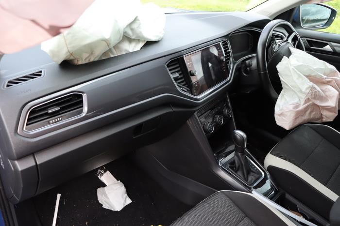 Volkswagen T-Roc I 1.5 TSI Evo BMT 16V Sloopvoertuig (2021, Metallic, Blauw)