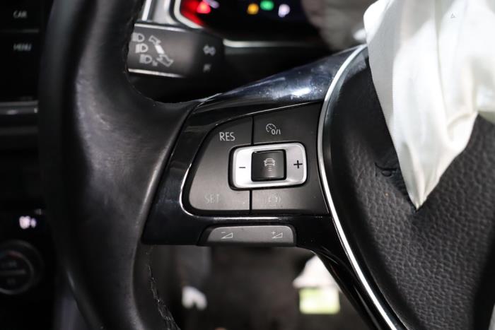 Volkswagen T-Roc I 1.5 TSI Evo BMT 16V Sloopvoertuig (2021, Metallic, Blauw)