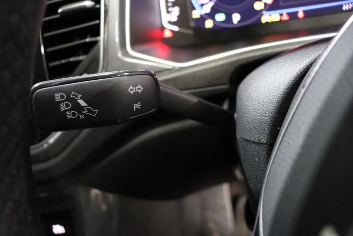 Volkswagen T-Roc I 1.5 TSI Evo BMT 16V Sloopvoertuig (2021, Metallic, Blauw)