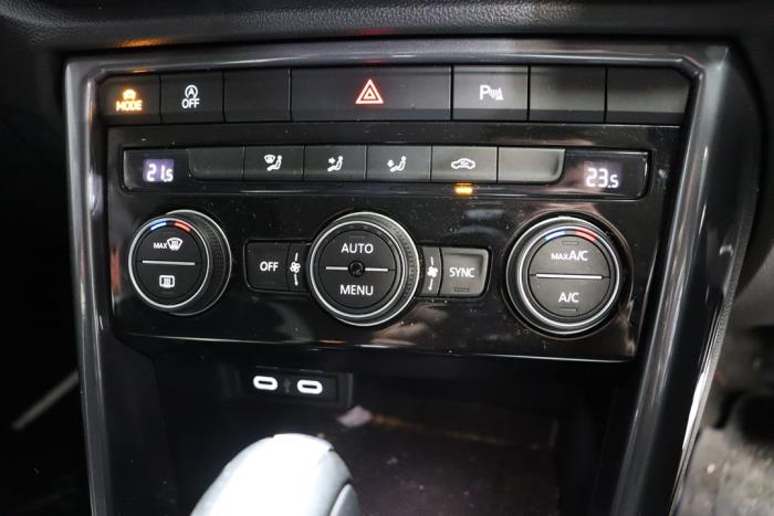 Volkswagen T-Roc I 1.5 TSI Evo BMT 16V Sloopvoertuig (2021, Metallic, Blauw)