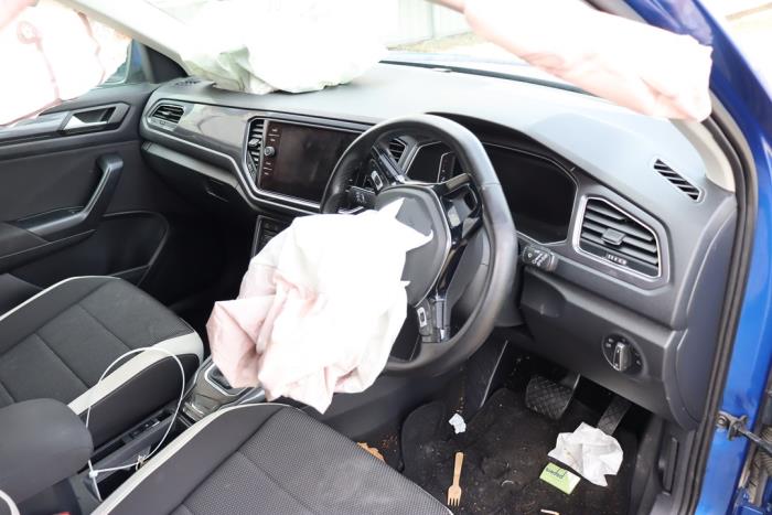 Volkswagen T-Roc I 1.5 TSI Evo BMT 16V Sloopvoertuig (2021, Metallic, Blauw)