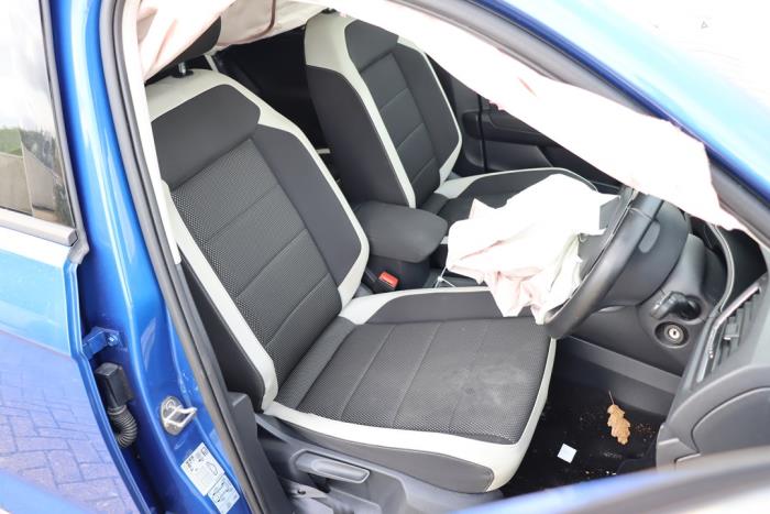 Volkswagen T-Roc I 1.5 TSI Evo BMT 16V Sloopvoertuig (2021, Metallic, Blauw)