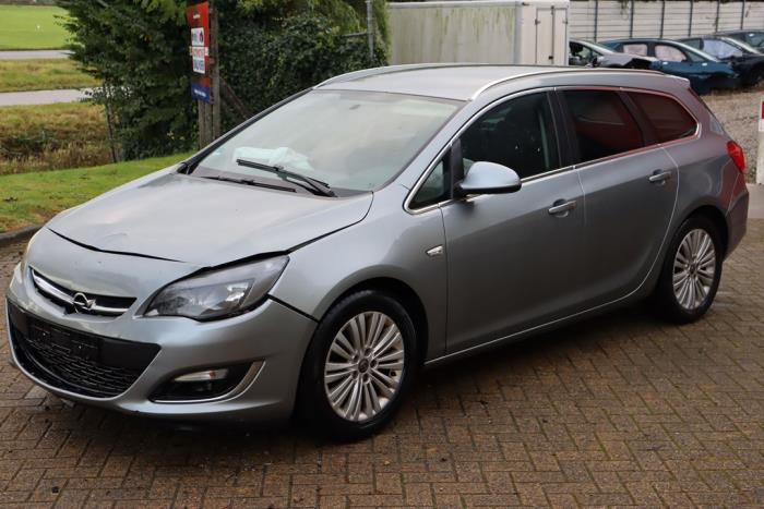 Opel Astra J Sports Tourer 1.7 CDTi 16V Skrotfordon (2013, GRIJS)
