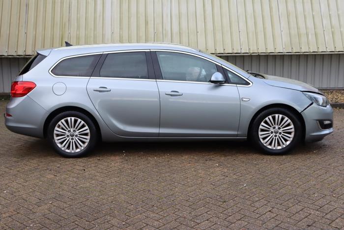 Opel Astra J Sports Tourer 1.7 CDTi 16V Skrotfordon (2013, GRIJS)