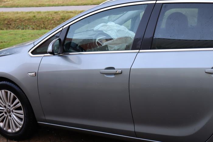 Opel Astra J Sports Tourer 1.7 CDTi 16V Skrotfordon (2013, GRIJS)