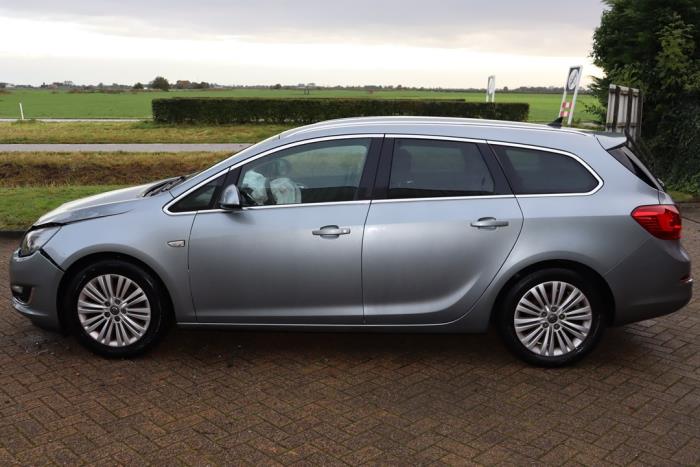 Opel Astra J Sports Tourer 1.7 CDTi 16V Skrotfordon (2013, GRIJS)