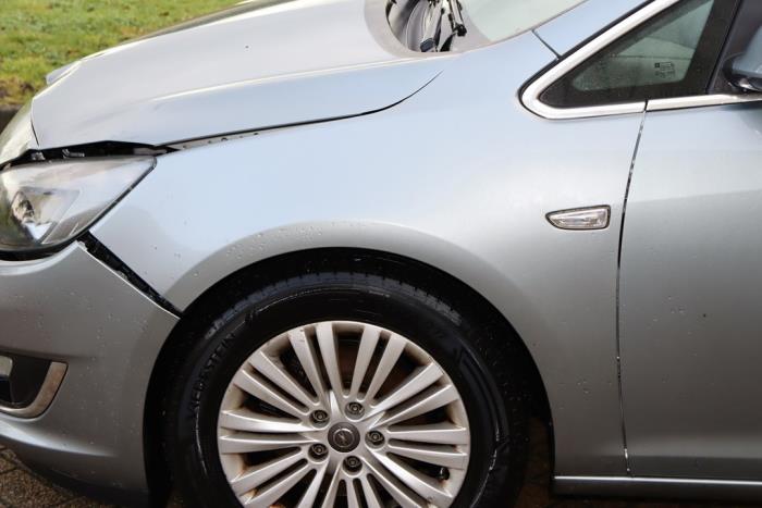 Opel Astra J Sports Tourer 1.7 CDTi 16V Skrotfordon (2013, GRIJS)