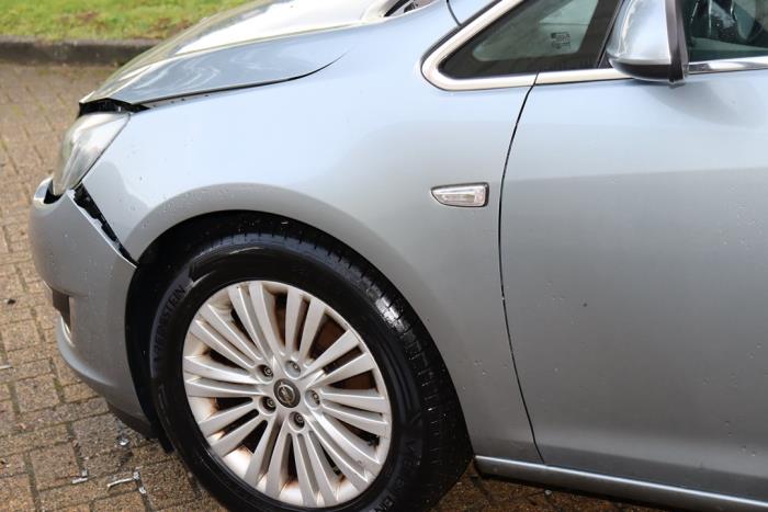 Opel Astra J Sports Tourer 1.7 CDTi 16V Skrotfordon (2013, GRIJS)