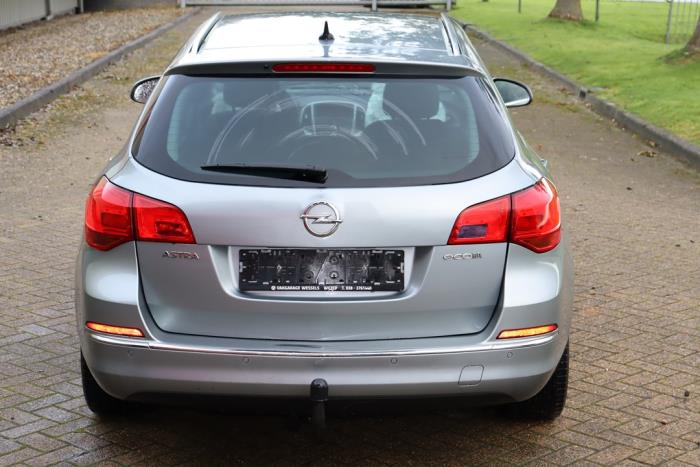 Opel Astra J Sports Tourer 1.7 CDTi 16V Skrotfordon (2013, GRIJS)